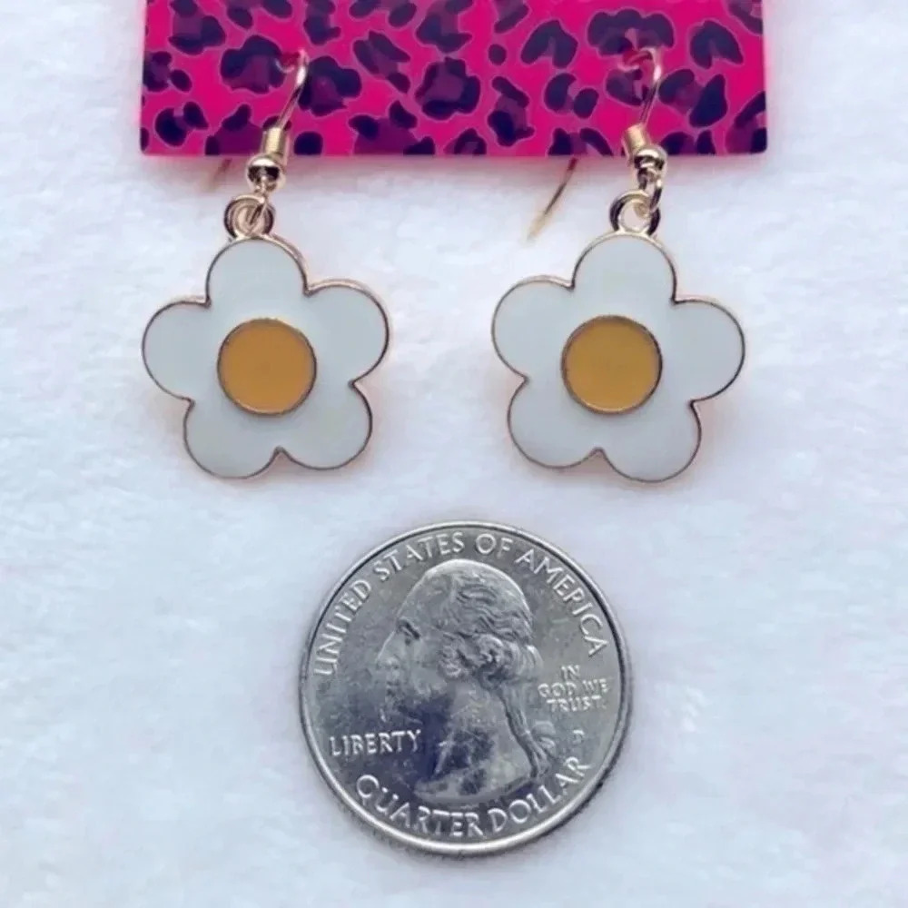 3 for $25/ Enamel and Gold Daisy Drop Earrings NWT